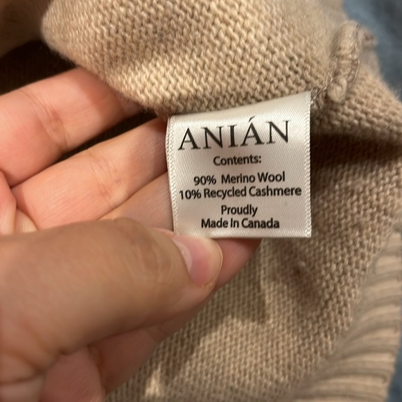 Anian Cashmino Crewneck Wool & Cashmere Sweater - Large - Picture 4 of 5